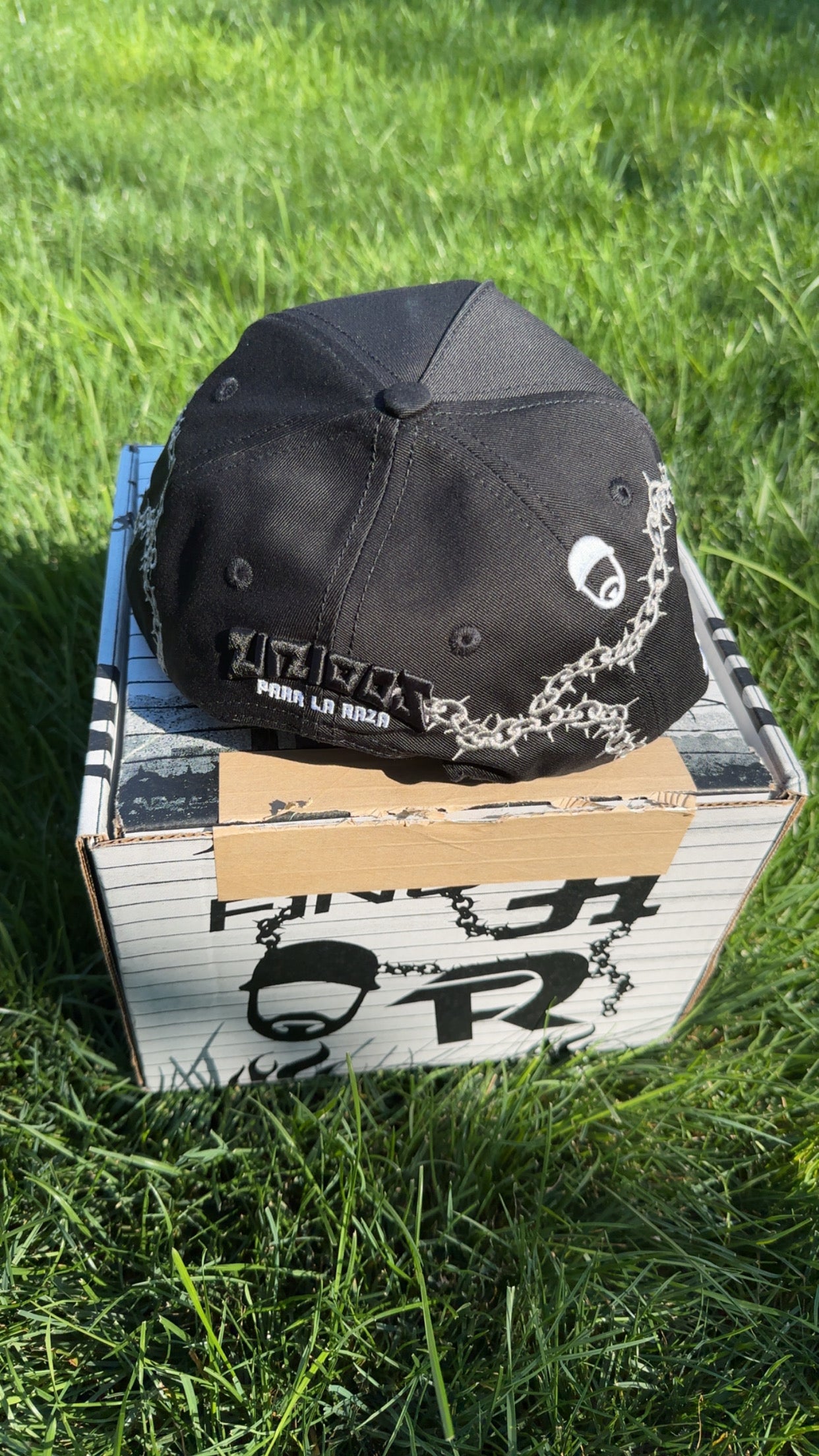 Fuerza regida X Thrityone hats X El Barbas hats X Gallo fino -UNIDOS POR LA RAZA